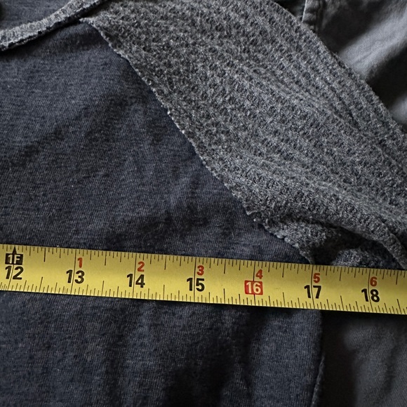 Abercrombie & Fitch LOT of 3 items - Picture 8 of 15